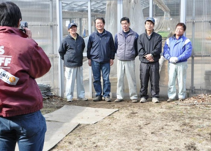 取材をうける生産者のみなさん