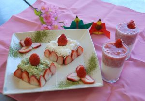 簡単ひな祭りケーキ&イチゴミルク